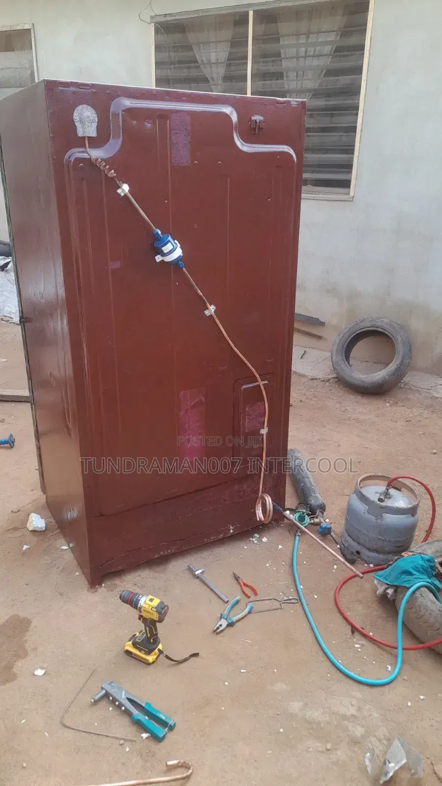 Refrigerators Technician