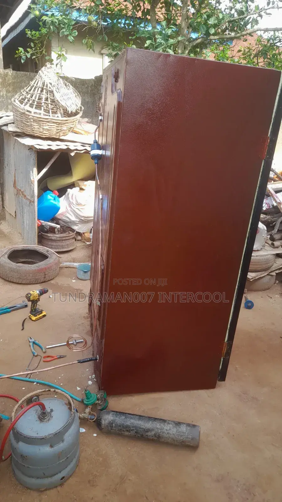 Refrigerators Technician