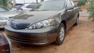 Toyota Camry LE V6 4dr Sedan (3.0L 6cyl 5A) 2005 Gray