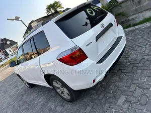 Toyota Highlander Sport 2010 White