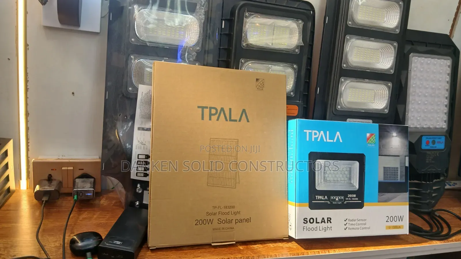 200 Watts Flood Light