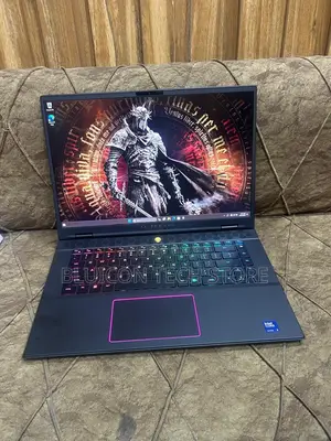 Laptop Alienware M16 R2 32GB Intel Core Ultra 9 SSD 1T