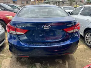 Hyundai Avante 2012 Blue