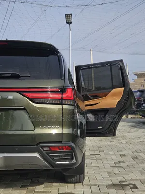 Lexus LX 600 2022 Green