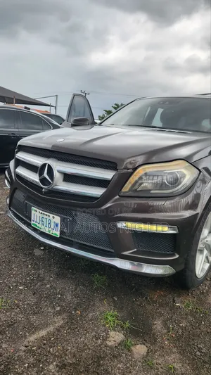 Mercedes-Benz GL-Class GL550 4MATIC 4dr SUV AWD (4.7L 8cyl Turbo 7A)