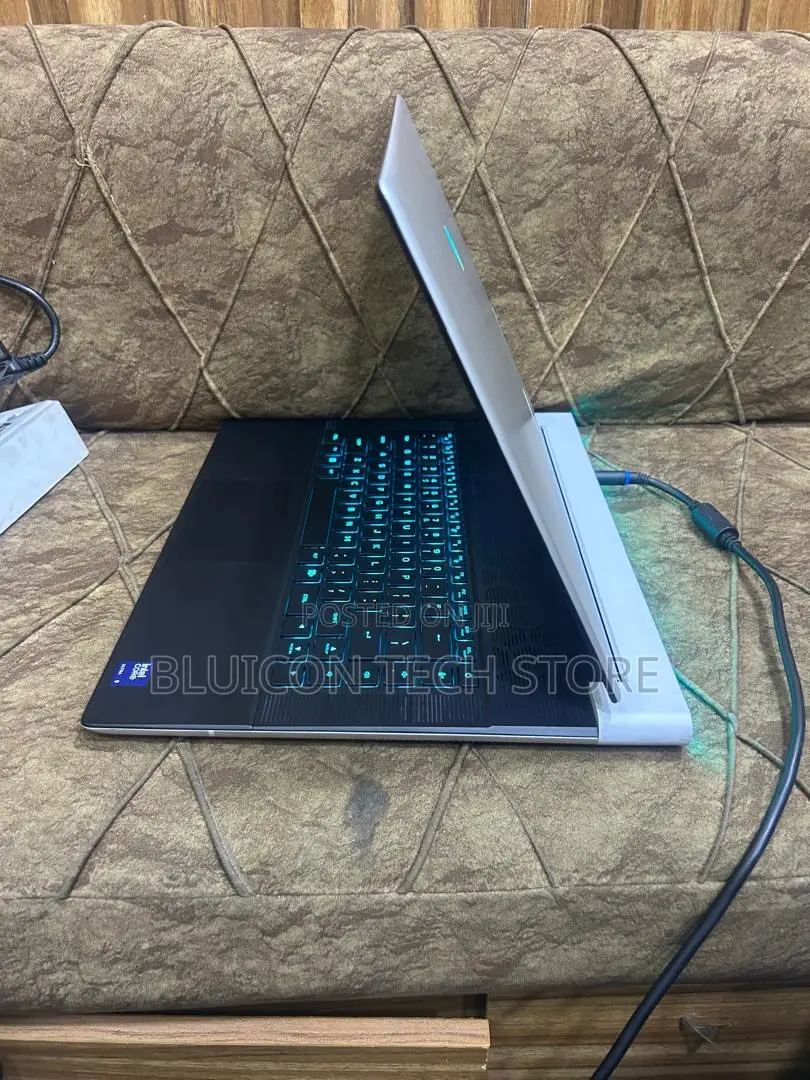 Laptop Alienware X16 R2 32GB Intel Core Ultra 9 SSD 1T