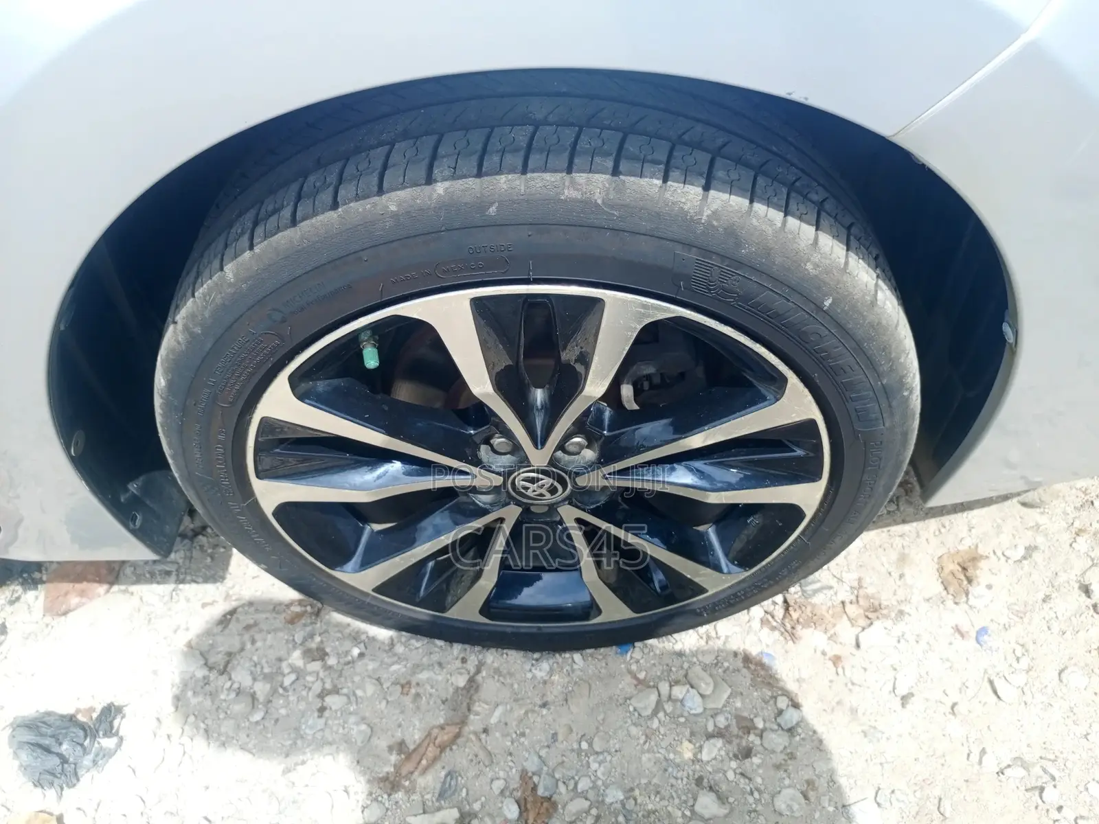 Toyota Corolla 2017 Silver