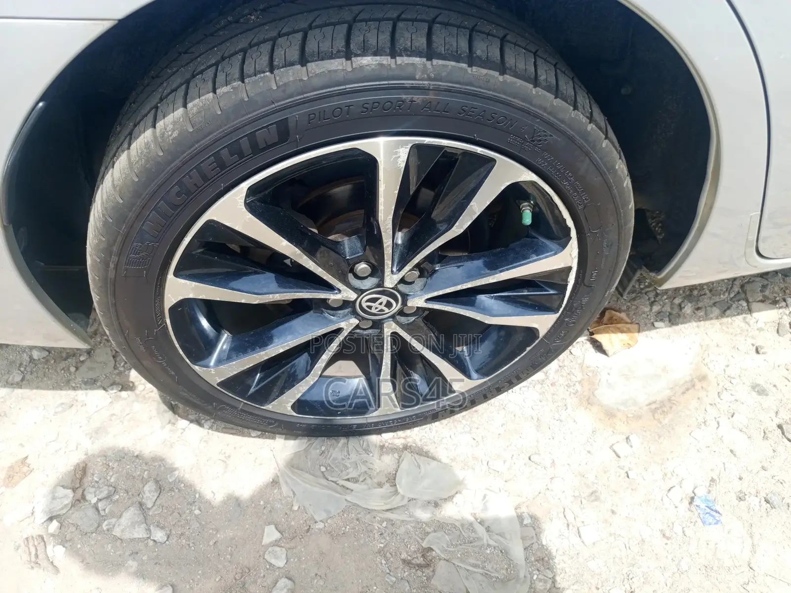 Toyota Corolla 2017 Silver