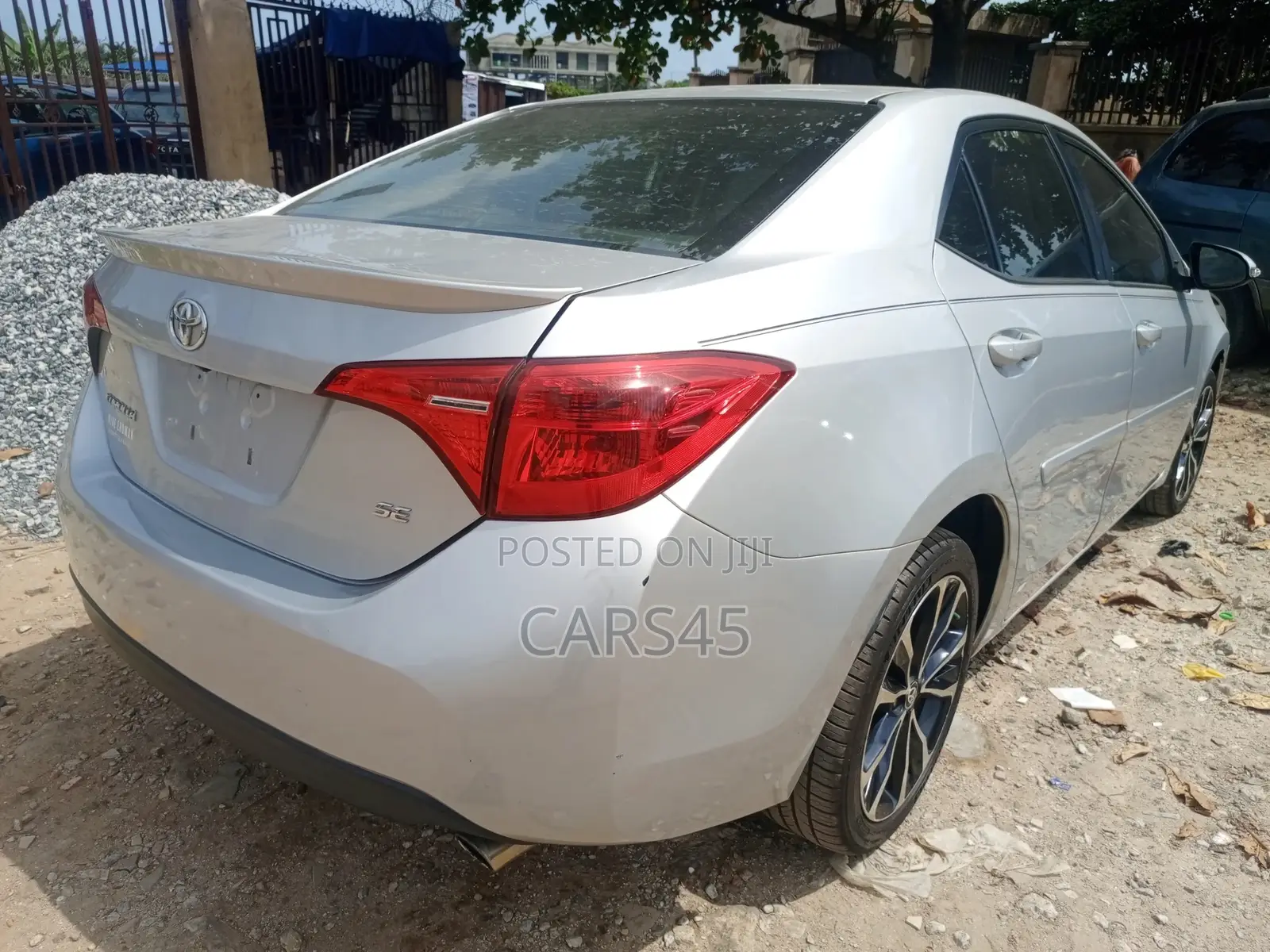 Toyota Corolla 2017 Silver