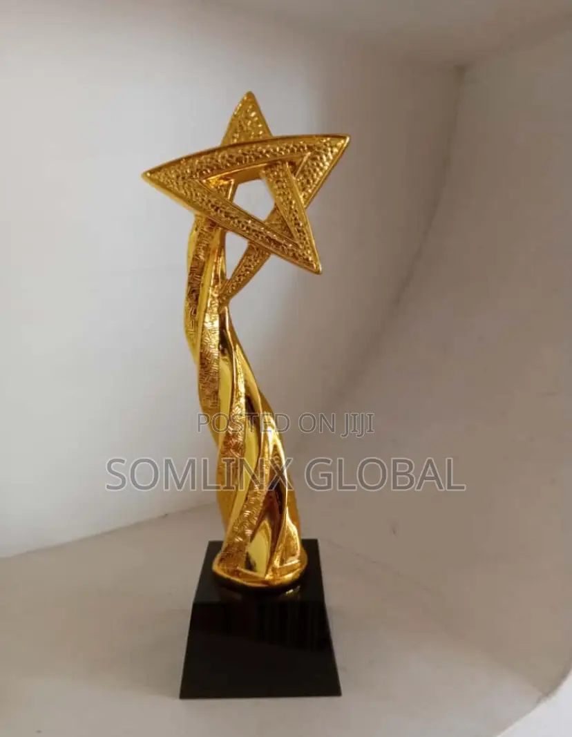 Gold Trophy Star, Black Base