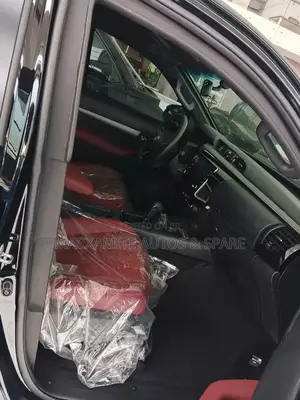 New Toyota Hilux 2024 Black