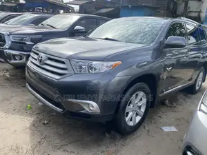 Toyota Highlander Limited 2011 Gray