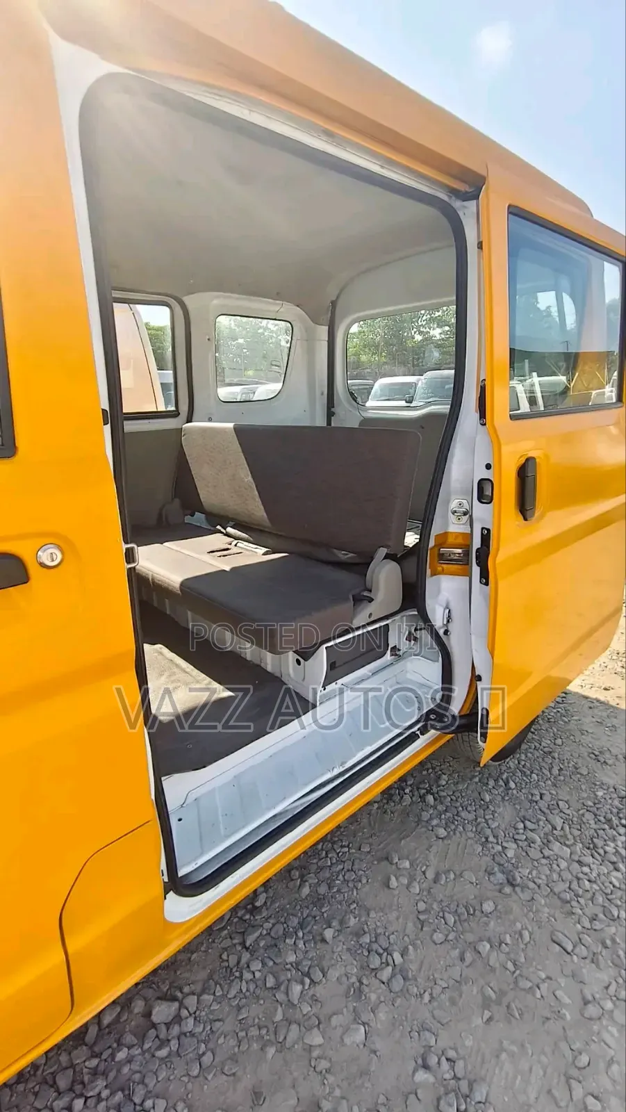 Suzuki Every 2010 Yellow