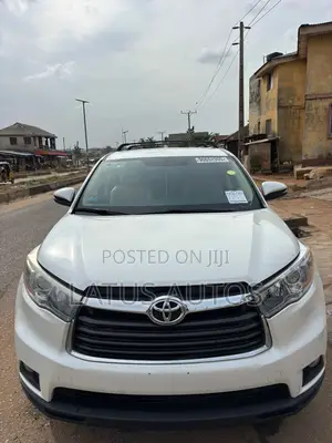 Toyota Highlander Limited 4dr SUV AWD (3.5L 6cyl 6A) 2015 White