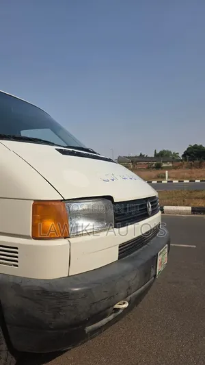Volkswagen Transporter 2000 White