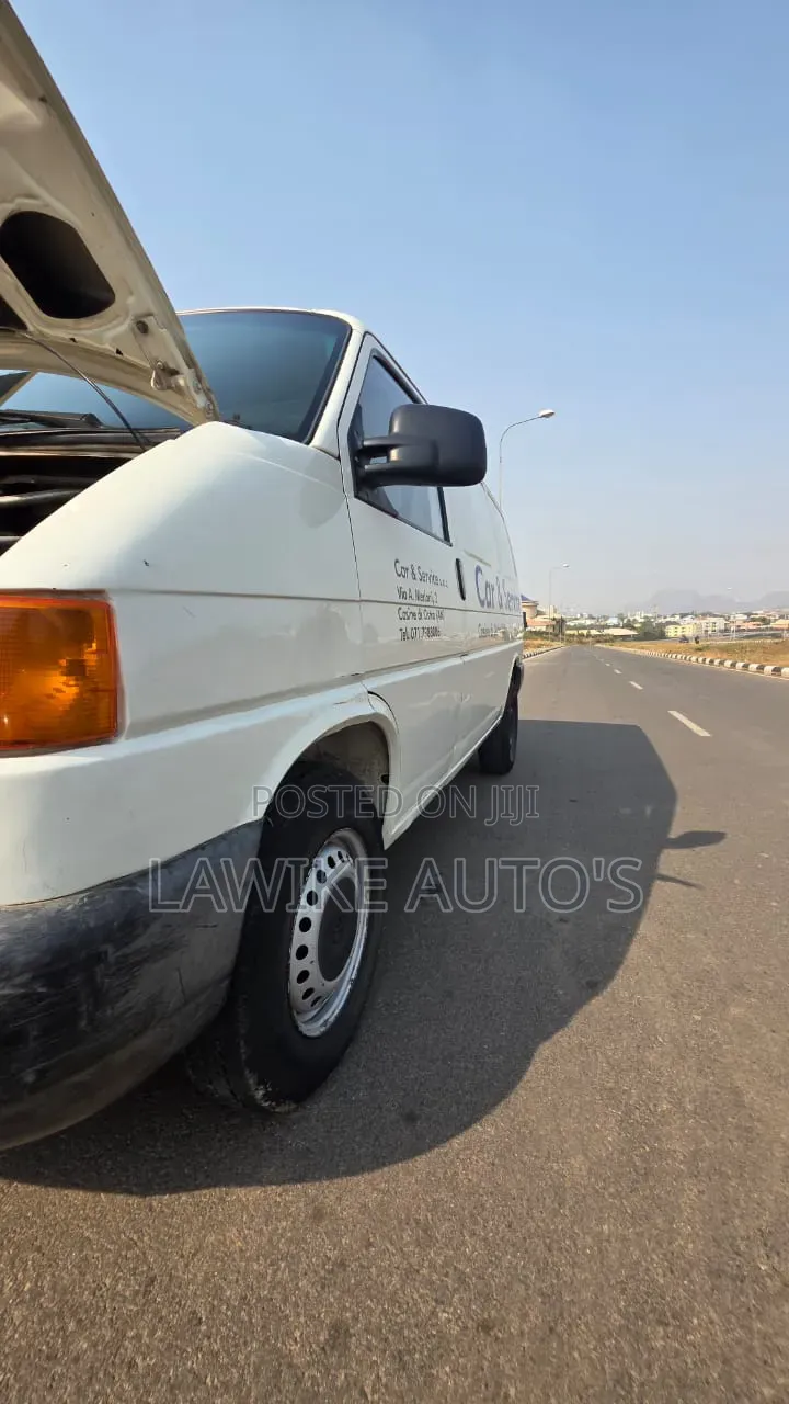 Volkswagen Transporter 2000 White