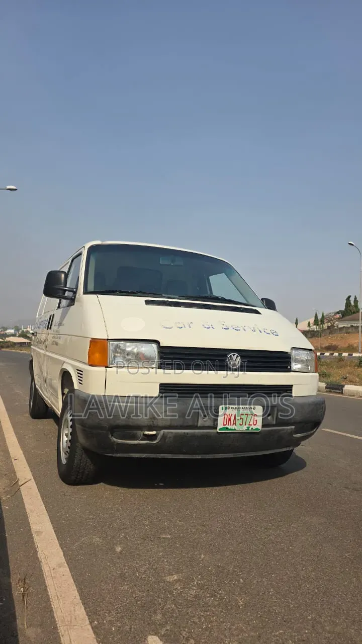 Volkswagen Transporter 2000 White