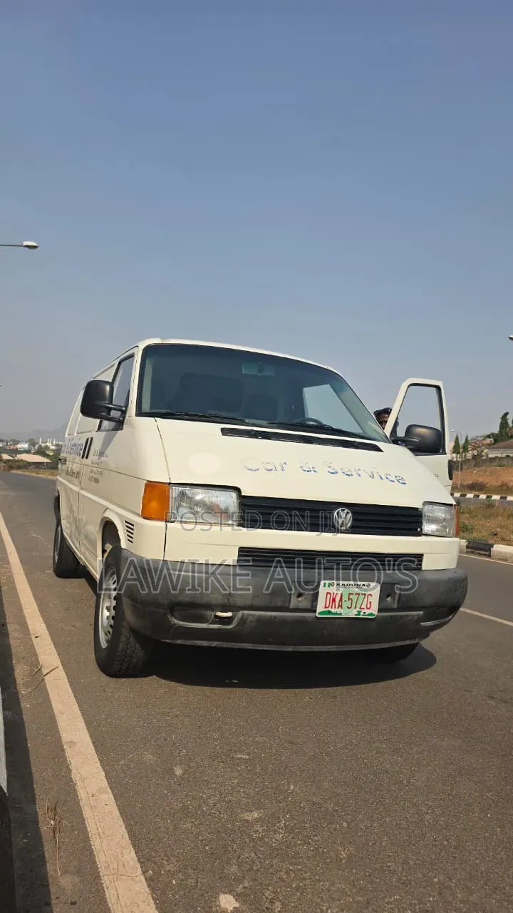 Volkswagen Transporter 2000 White