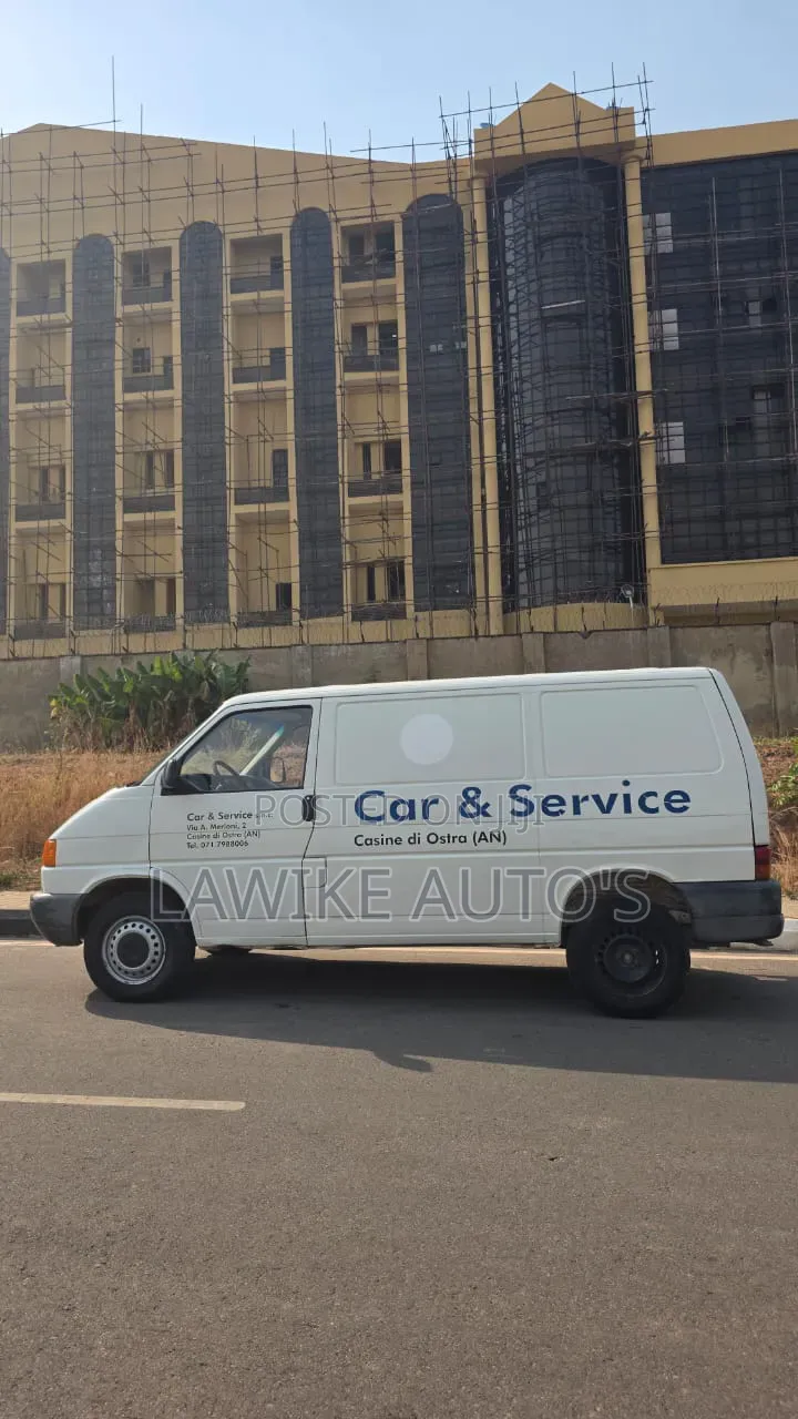 Volkswagen Transporter 2000 White