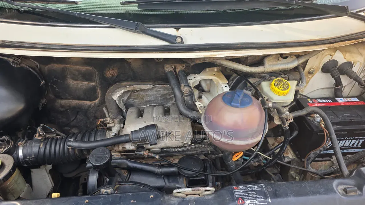 Volkswagen Transporter 2000 White