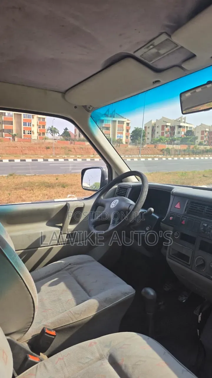 Volkswagen Transporter 2000 White