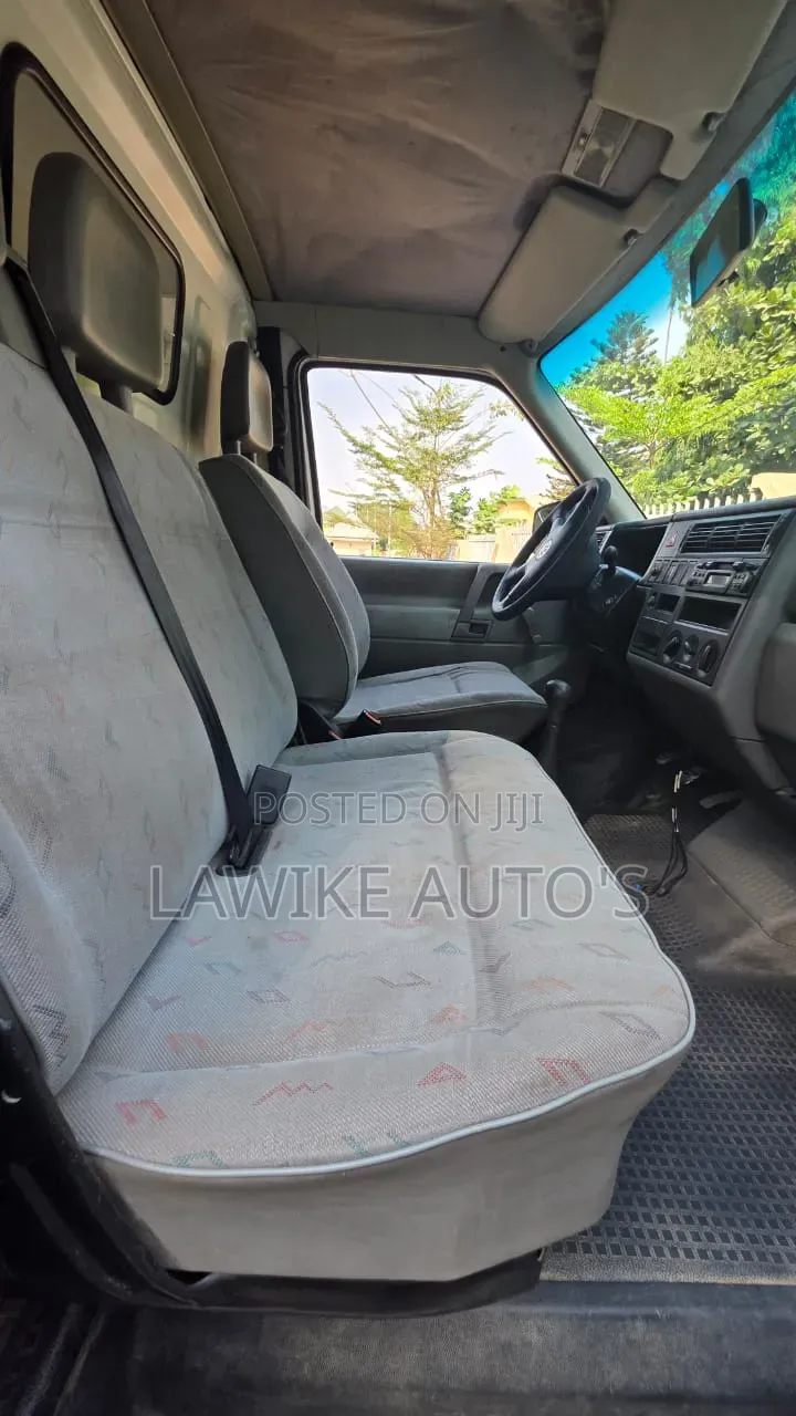 Volkswagen Transporter 2000 White