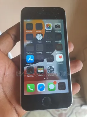 Apple iPhone SE 32 GB Black