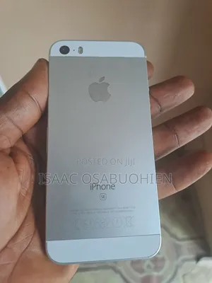Apple iPhone SE 32 GB Black
