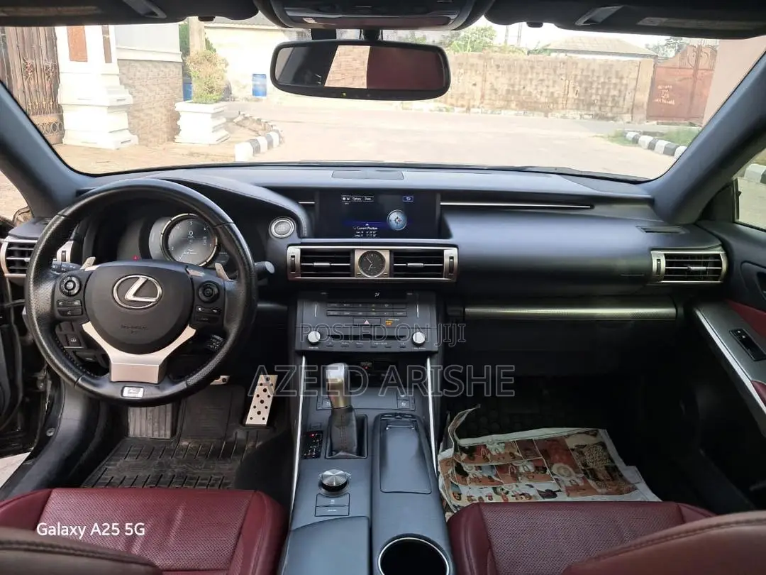 Lexus IS 250 4WD 2015 Black
