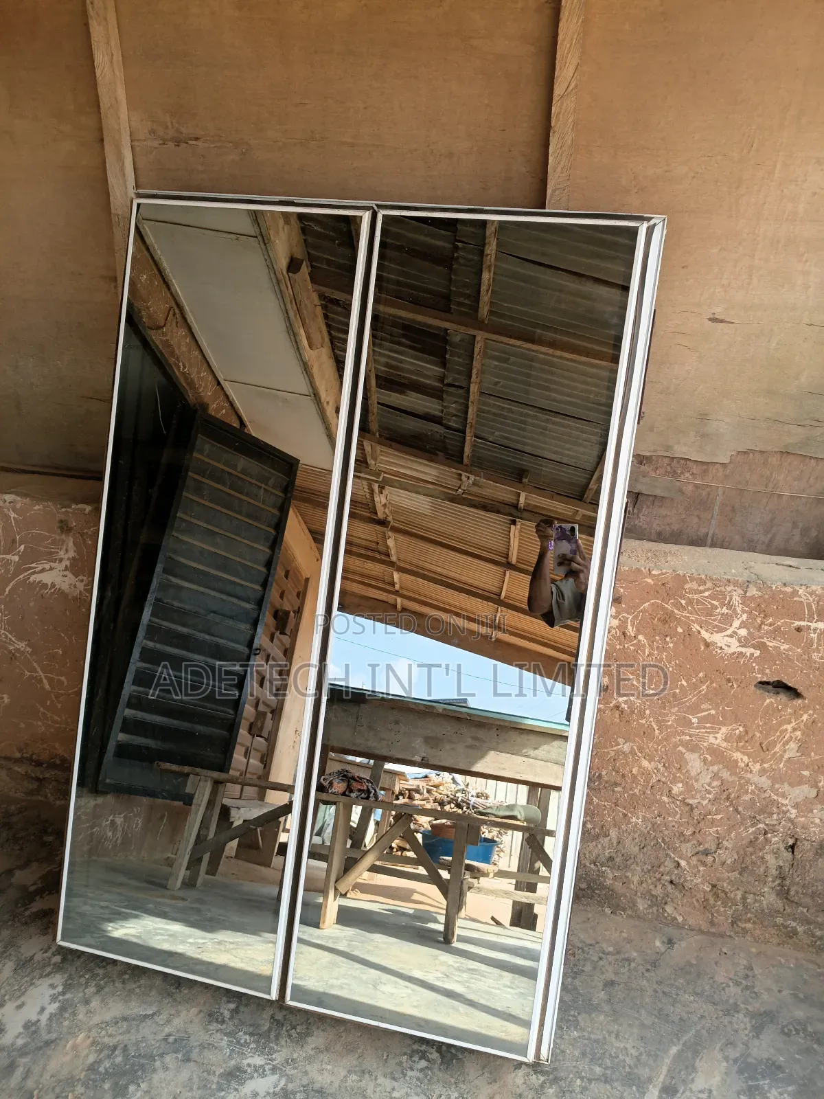 Luxurious Aluminium Frameless Window