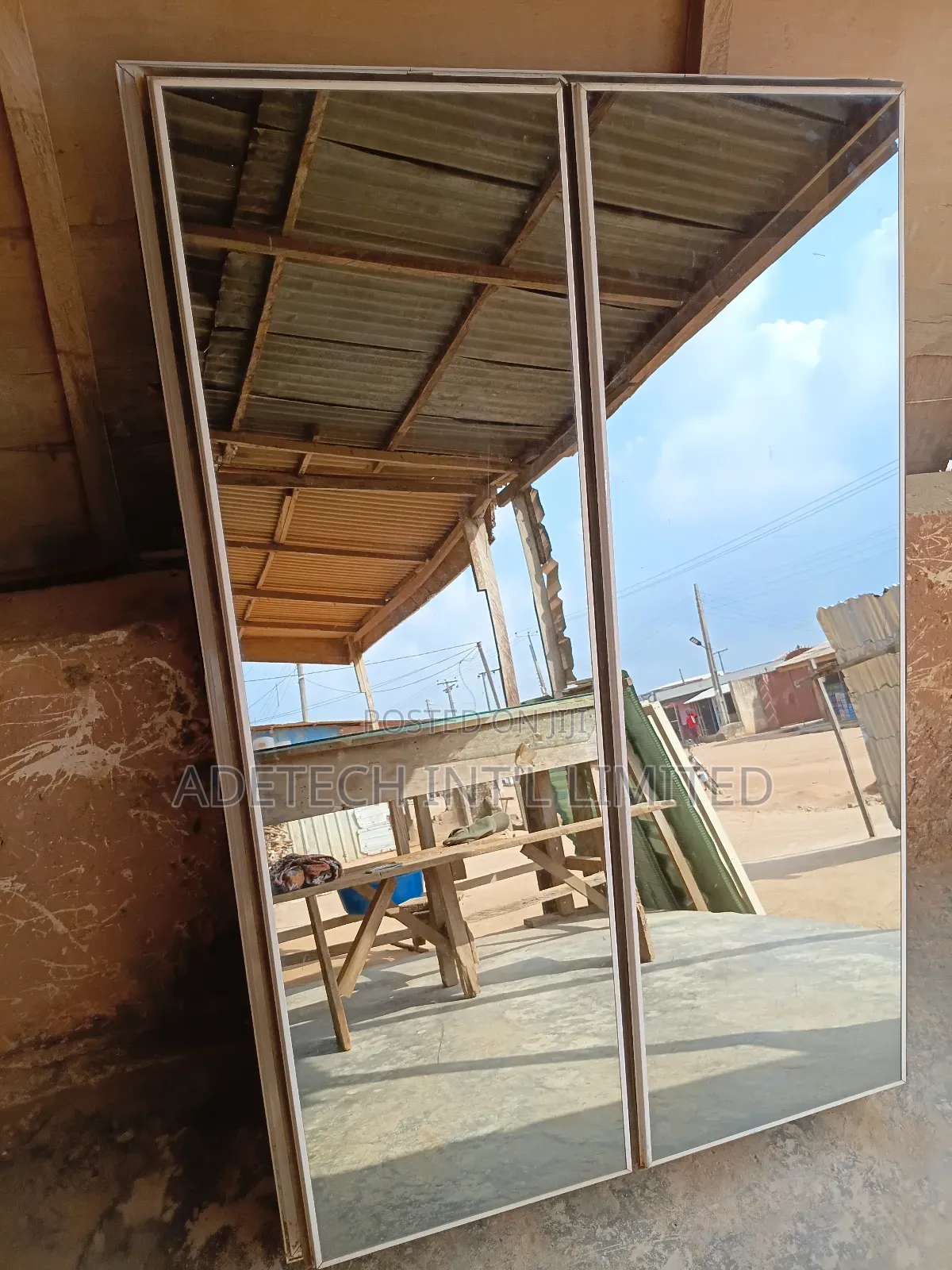 Luxurious Aluminium Frameless Window