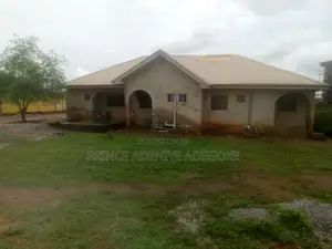 5bdrm Bungalow in Anuoluwapo, Igbogbo for sale