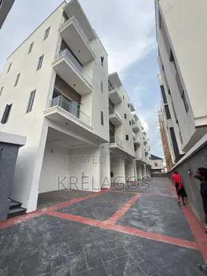5bdrm Duplex in Chevron for rent