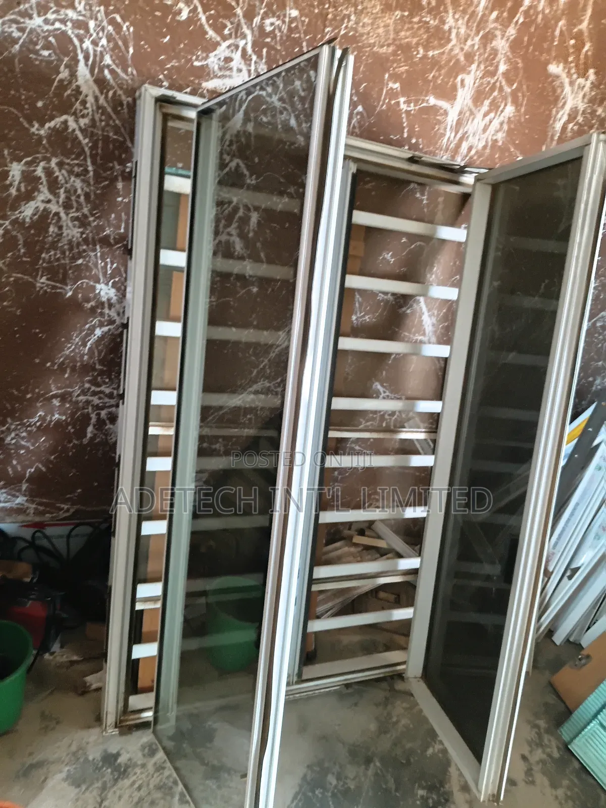 Strong Aluminium Frameless Window