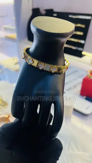 Women’S Non Tarnish Bangle