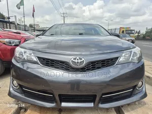 Toyota Camry SE 4dr Sedan (2.5L 4cyl 6A) 2012 Gray