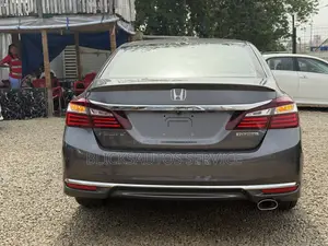 Honda Accord Sport SE 4dr Sedan FWD (2.4L 4cyl 2A) 2017 Gray