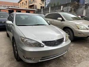 Toyota Camry XLE V6 4dr Sedan (3.0L 6cyl 5A) 2006 Silver