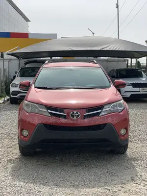 Toyota RAV4 XLE 4dr SUV AWD (2.5L 4cyl 6A) 2014 Red