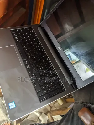 Laptop Dell Inspiron 15 5000 8GB Intel Core i5 SSD 256GB