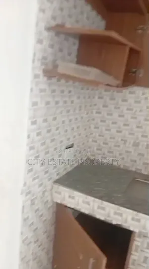 1bdrm Block of Flats in City Estate, Life Camp for rent