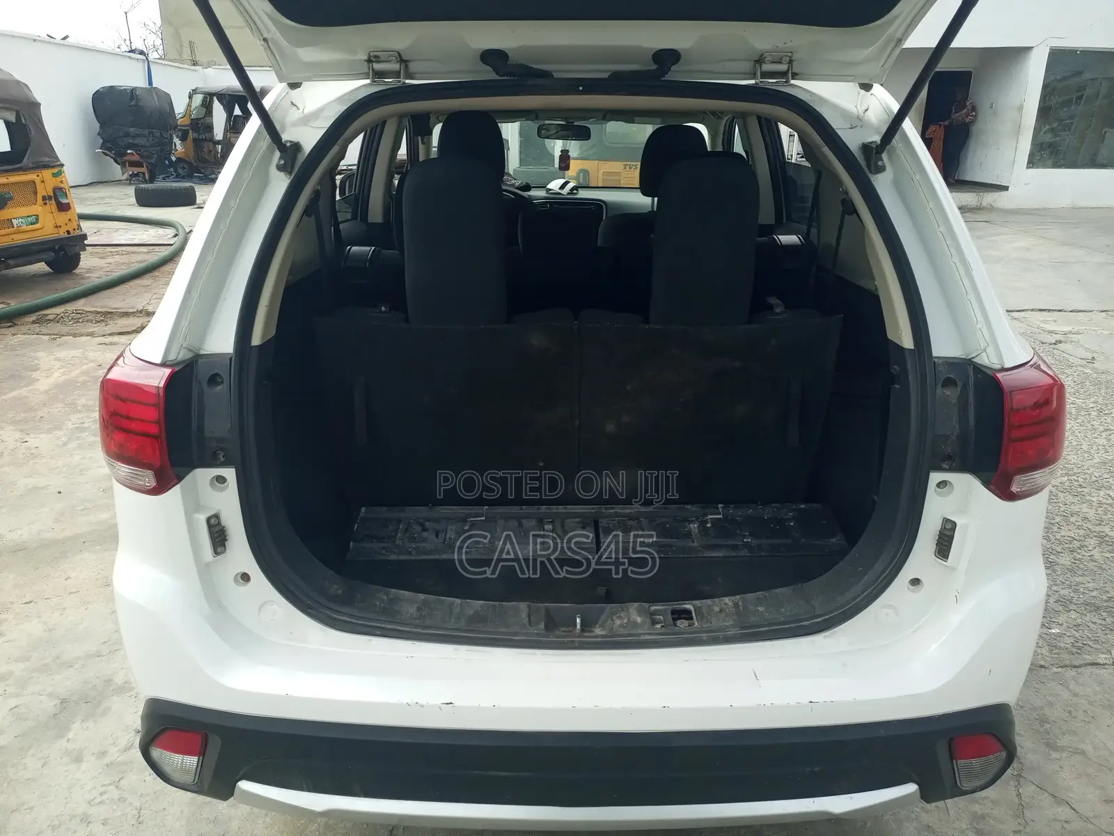 Mitsubishi Outlander 2016 White