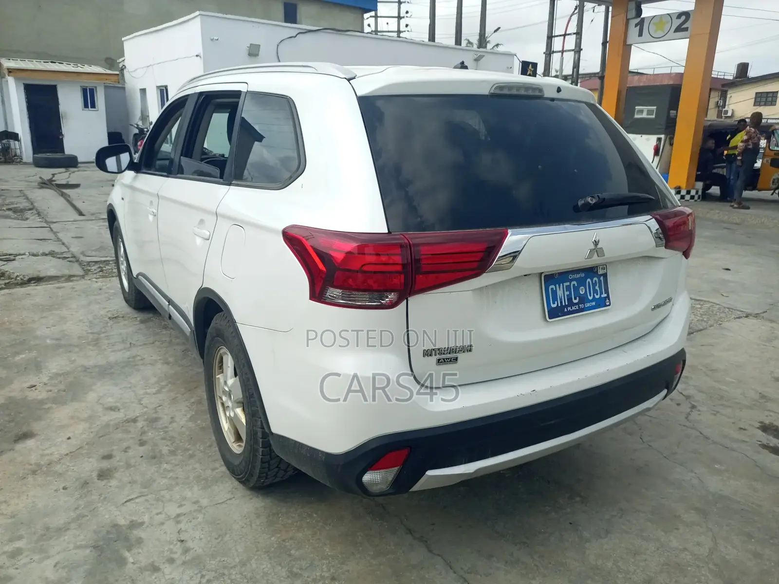 Mitsubishi Outlander 2016 White