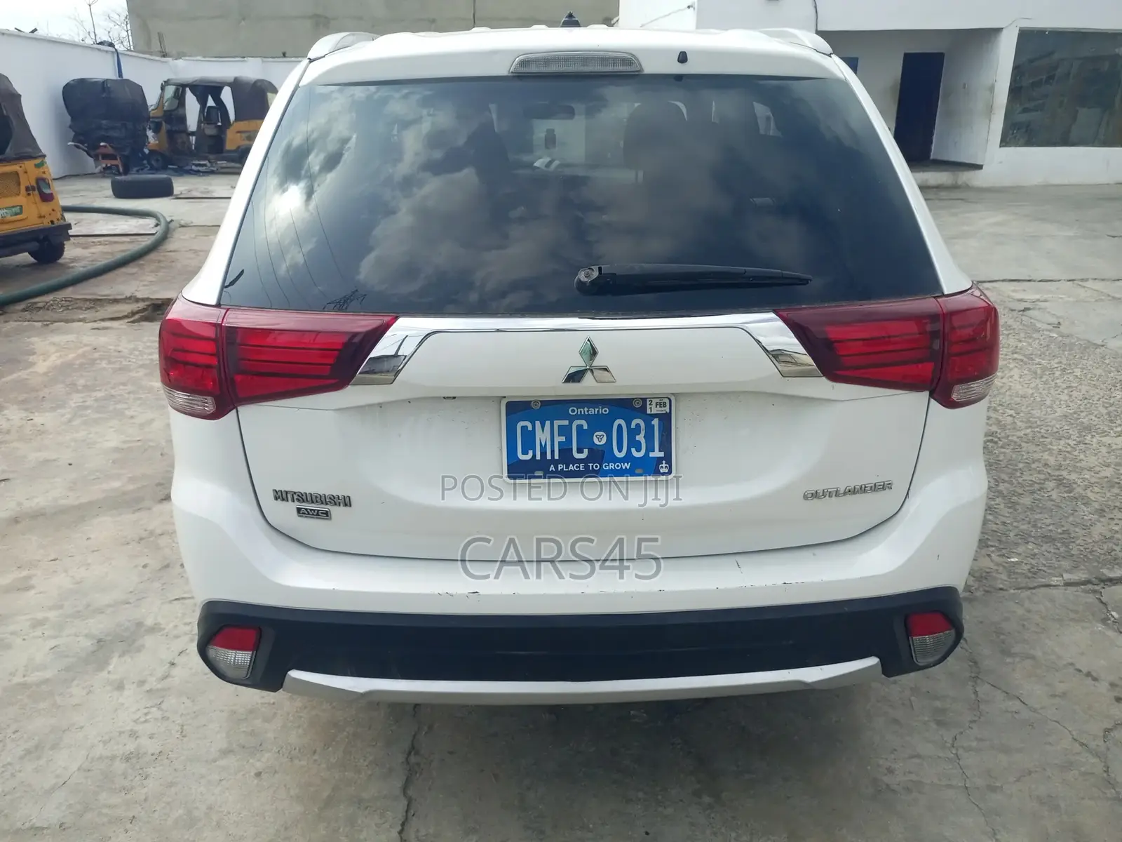 Mitsubishi Outlander 2016 White