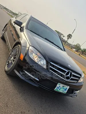 Mercedes-Benz C300 2010 Black