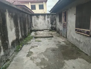 5bdrm Apartment in Not Estate, Port-Harcourt for sale