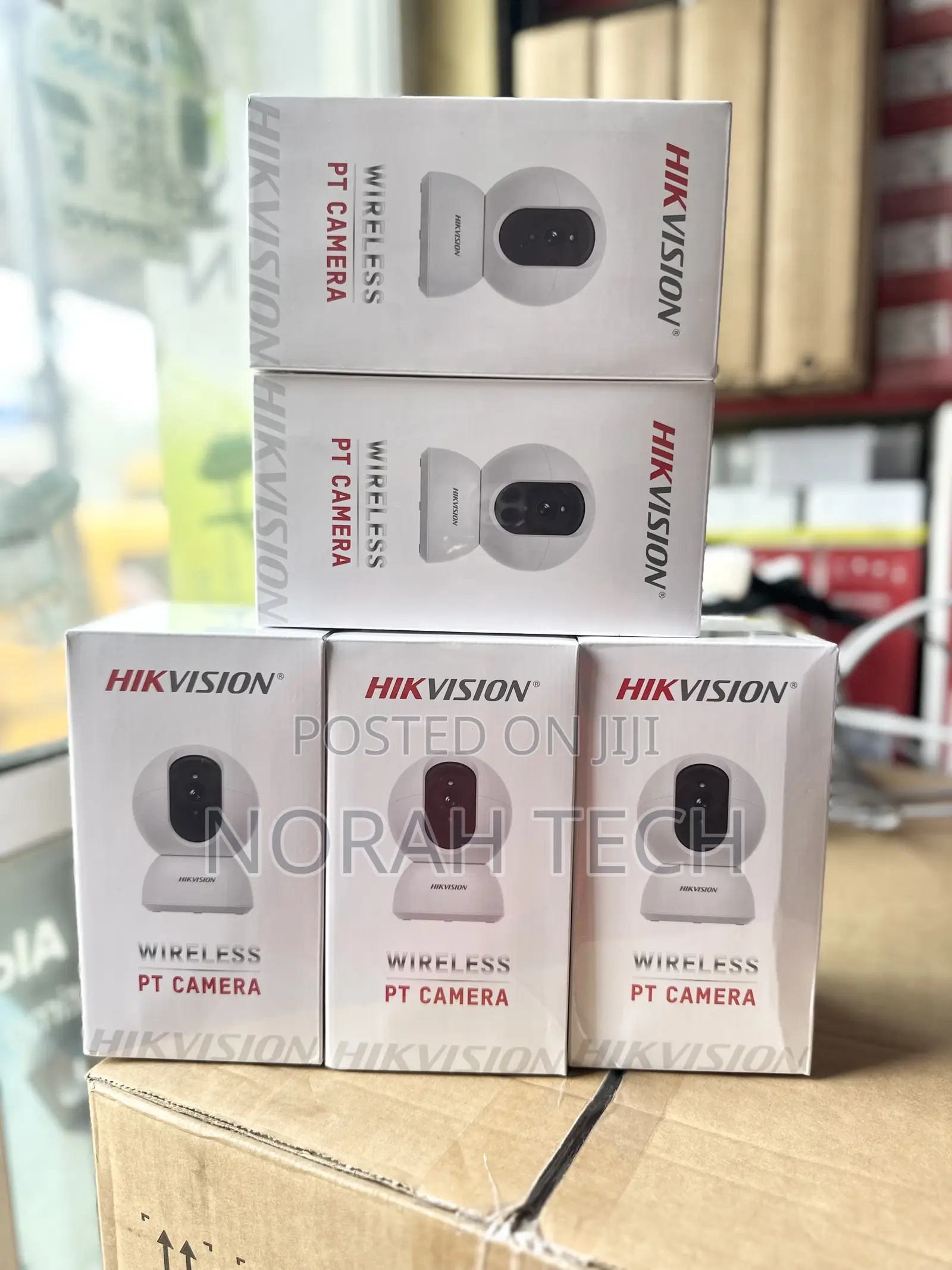 Hikvision Ds-2cv2q21g1-Idw Wireless Pt Camera