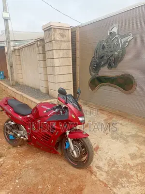 Suzuki GSX-S 2006 Red