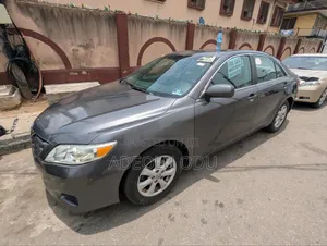 Toyota Camry LE 4dr Sedan (2.5L 4cyl 6A) 2011 Gray