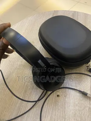 Beats Solo Pro
